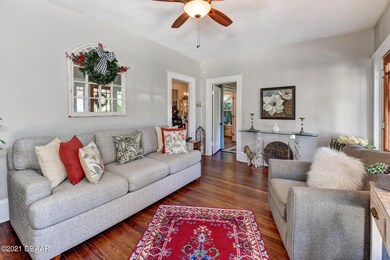 3-Living Room Area
