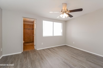 007-photo-primary-bedroom-8765562