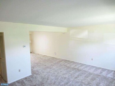 8 Rittenhouse Dr, Willingboro, NJ 08046 - photo 6