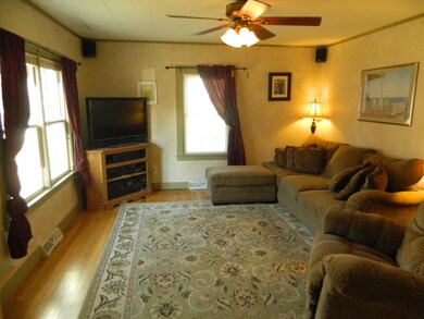 4 Broadway St, Rochester, NH 03868 - photo 5