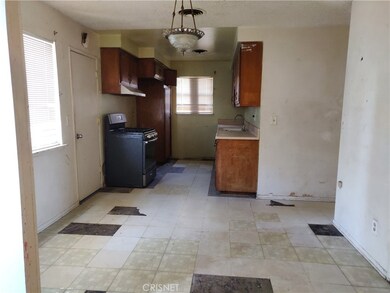 13092 Maclay St, Sylmar, CA 91342 - photo 5