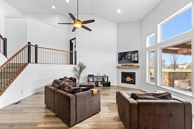 194 Kitdare Dr, Delaware, OH 43015 - photo 4