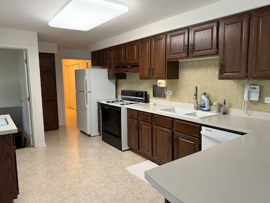 1842 Thomas Atkinson Rd, Inverness, IL 60067 - photo 6