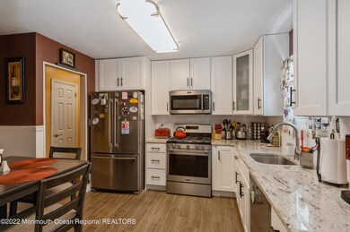 05_103NewburyRd_177001_Kitchen_HiRes
