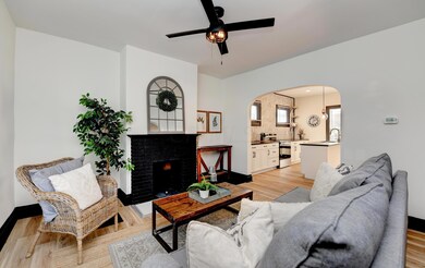 Living Room (2)