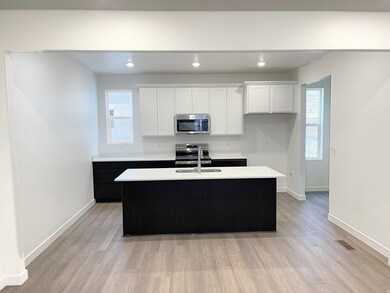 873 Mathilda Dr unit 247, Saratoga Springs, UT 84045 - photo 3