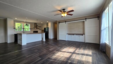 201 Primrose Ln, Russell Springs, KY 42642 - photo 4