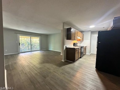 1114 Maiden Ln unit 6, Reidsville, NC 27320 - photo 5