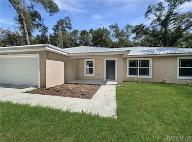 With nearly 1500 sq. ft. of comfortable living spa