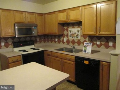 31 Guilford Place, Burlington, NJ 08016 - photo 6