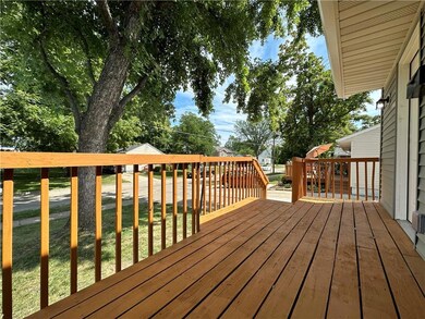 1912 E 25th St, Des Moines, IA 50317 - photo 4