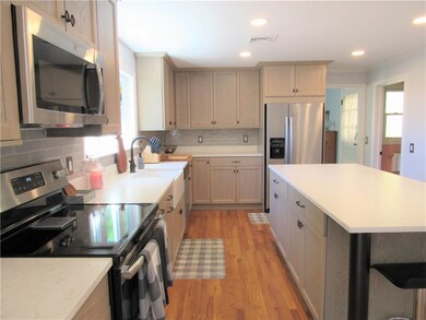 74 Crescent St, Providence, RI 02907 - photo 6