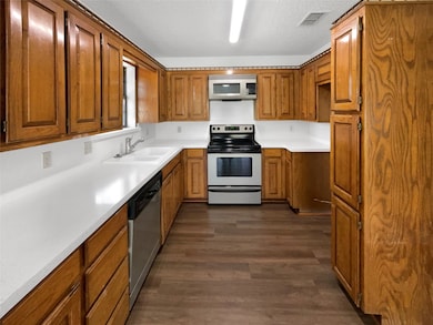 1300 Belvon Place, Cleburne, TX 76033 - photo 2