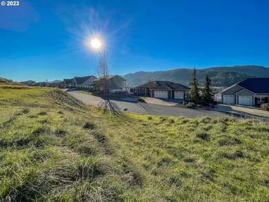817 N View Dr, Roseburg North, OR 97495 - photo 5