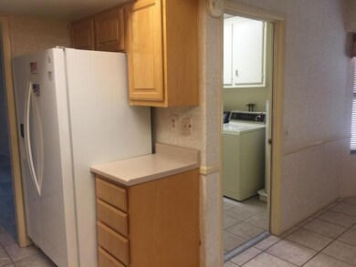 9871 W Willowbrook Ct, Sun City, AZ 85373 - photo 5