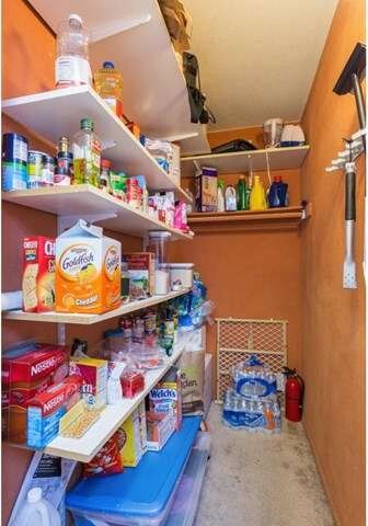 Huge walk in Pantry - rare find!
