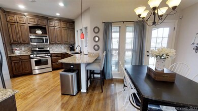 Dining & kitchen