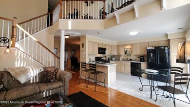4_Family Room and Kitchen