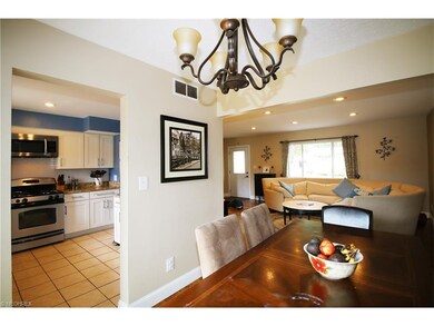 1085 Kevin Dr, Akron, OH 44313 - photo 3