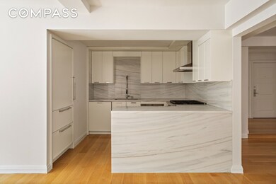 12 E 88th St unit 9D, New York, NY 10128 - photo 3