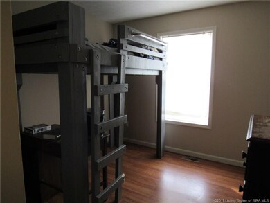 Bedroom 2 (loft bed does not stay)