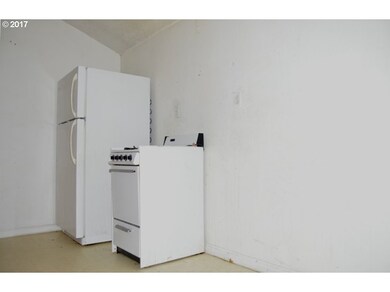 326 Log Cabin St, Independence, OR 97351 - photo 5