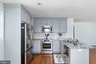 173 N Marshall St, Strasburg, VA 22657 - photo 6