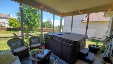 12037 Quarry Ct, Fishers, IN 46037 - photo 3