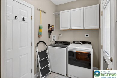 5191 Cassidy Dr, Schnecksville, PA 18078 - photo 4