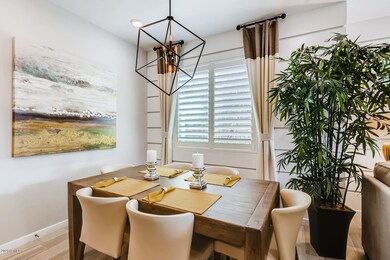Dining1