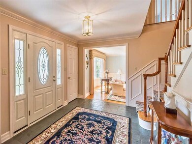 Entry/Foyer.