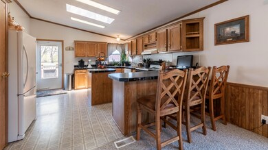 219 E Coyote St, Mandan, ND 58554 - photo 5