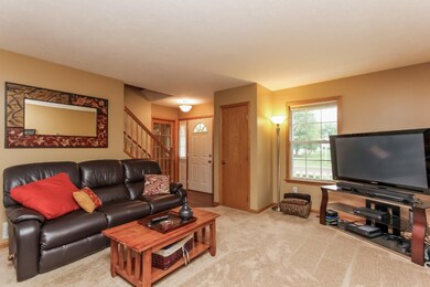 007-Living_Room-2103587-medium