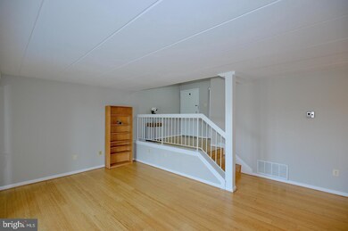 116 Roberts Ln unit 300, Alexandria, VA 22314 - photo 7