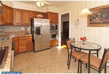 127 Laurel Ln, Broomall, PA 19008 - photo 6