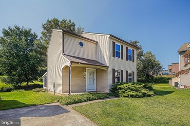 913 Slash Pine Ct, Sykesville, MD 21784 - photo 2