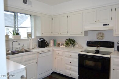 Kitchen Full.JPG