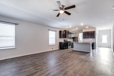 4819 Forward Swing, San Antonio, TX 78261 - photo 5