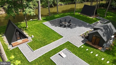 633 and 643` Hanging Rock Rd, Augusta, WV 26704 - photo 6