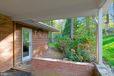 8205 Hillcrest Rd, Annandale, VA 22003 - photo 4