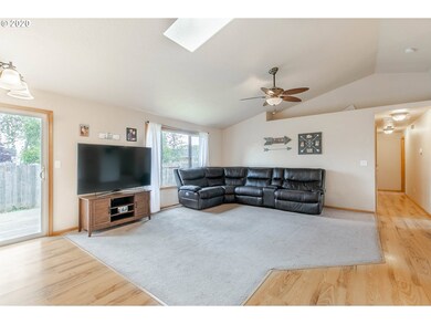 74 Sandalwood Loop, Creswell, OR 97426 - photo 5