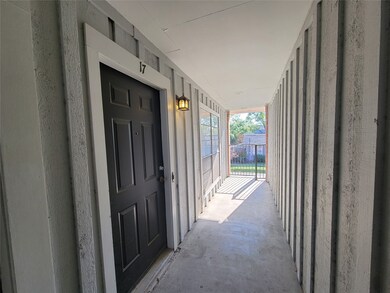 425 E 9th St unit 17, Houston, TX 77007 - photo 2