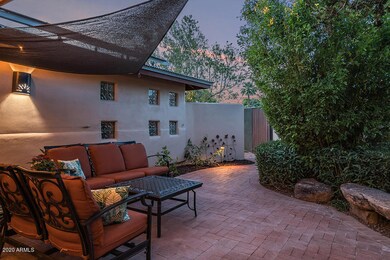 726 W Northview-5