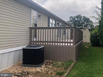 219 Longwood Ct W, Lancaster, PA 17603 - photo 3