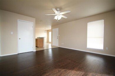219 N Denton St unit 201, Weatherford, TX 76086 - photo 4