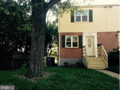 5639 Fenwick Dr, Alexandria, VA 22303 - photo 2