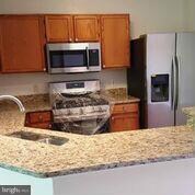 21835 Baldwin Square, Sterling, VA 20164 - photo 3