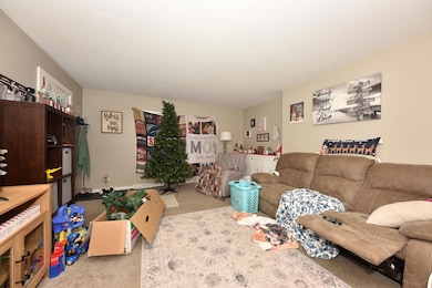 N169W19865 Chestnut Ct, Jackson, WI 53037 - photo 3