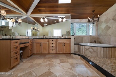 2507_5174_main_gore_dr_interior_primary_