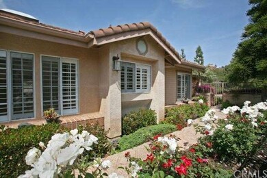 Lovely Private Gated Court Yard Overlooks Greenbel